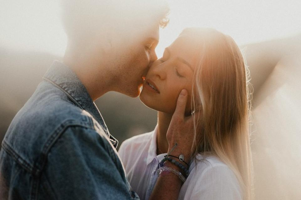 Eerste keer seks: 10 tips en 20 veel gestelde vragen