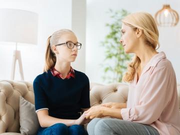 Hoe praat je met je puber over veilig vrijen?