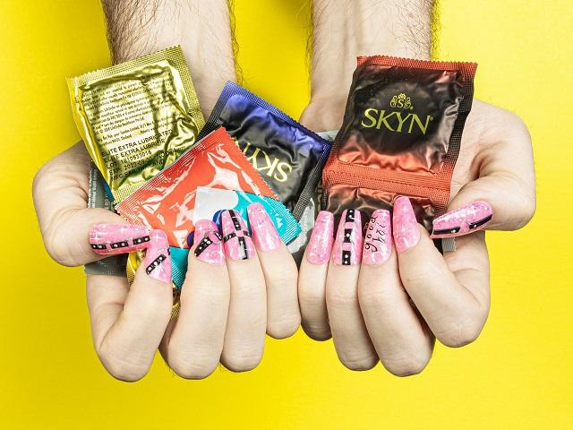 Hoe kies je het juiste condoom voor pijpen met condoom?