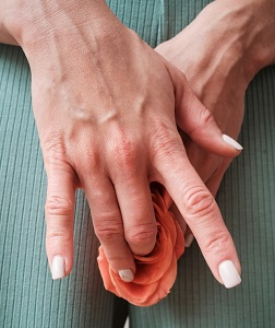 masturberen met seksspeeltjes helpt bij een orgasme